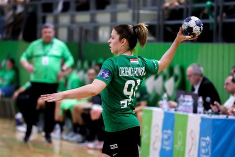 Kovacsics Anikó kisfiával