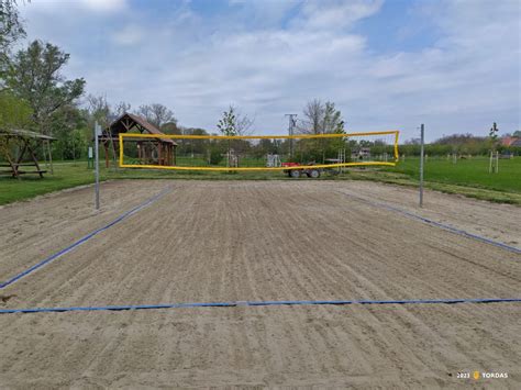 Strandröplabdapálya napos időben