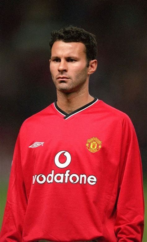 Ryan Giggs, a Manchester United rekordere akcióban