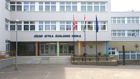 József Attila Általános Iskola (Lila Iskola) tornaterme