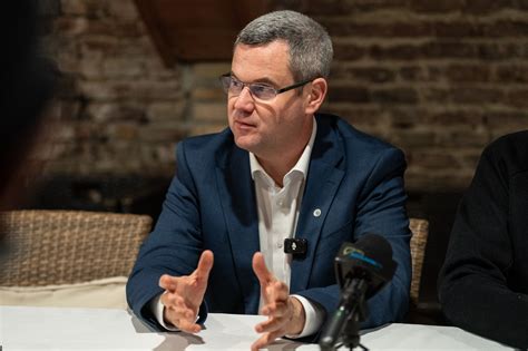 Takács Péter játékban a Lombard Pápa színeiben