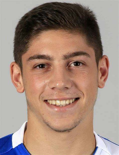 Federico Valverde ünnepli a gólját Brahim Díaz-szal és Vinícius Juniorral
