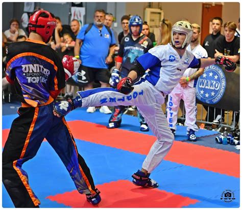 A kick-box alaptechnikáinak bemutatása