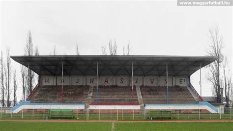 A történelmi Vasutas Stadion bejárata