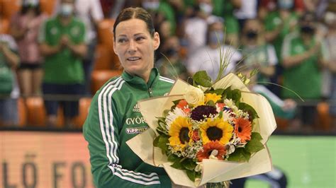 Görbicz Anita a 2004-es athéni olimpián a mérkőzés szünetében