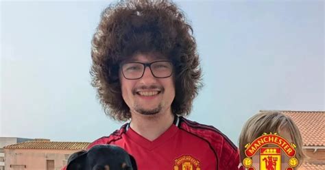Frank Ilett hosszú hajával, Manchester United mezben