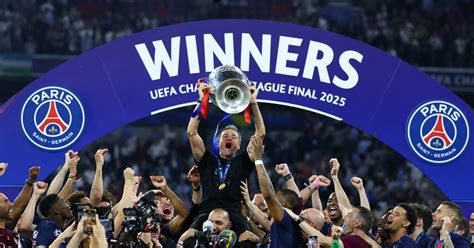PSG győzelmi ünneplés a 2024-2025-ös szezonból