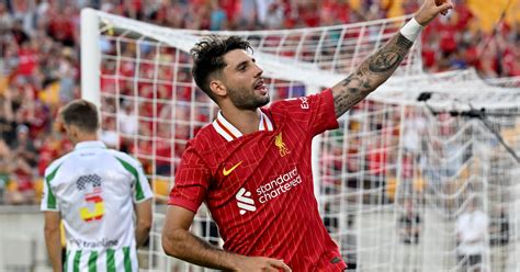 Szoboszlai Dominik gólt ünnepel a Real Betis ellen