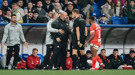 A szurkolók a Dinamo Moszkva - Szpartak Moszkva meccsen