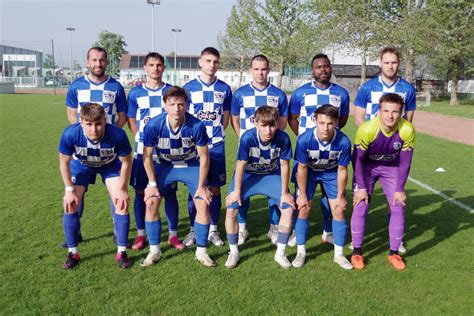 Veterán labdarúgók egy mérkőzésen