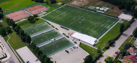 Szentgotthárdi Sport és Szabadidőközpont légifelvétele a csarnokkal