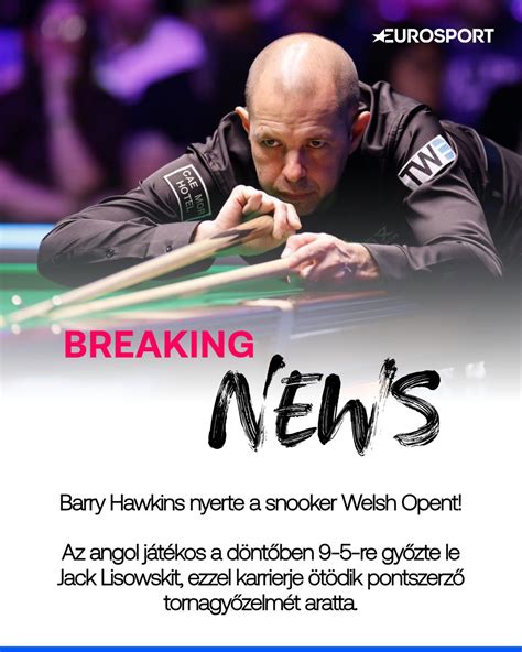 Snooker játékos, aki épp lökésre készül