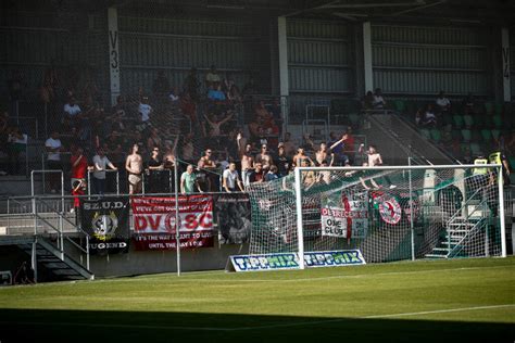 Paks FC szurkolói busz