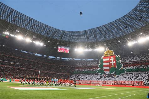 Magyar labdarúgó-válogatott szurkolók a Puskás Arénában