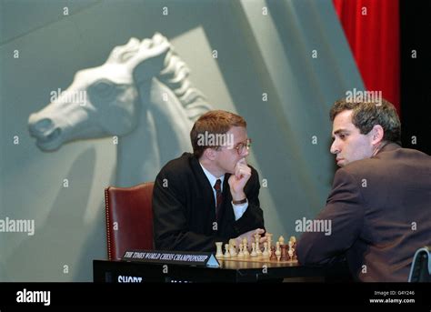 Garry Kasparov és Nigel Short mérkőzés közben