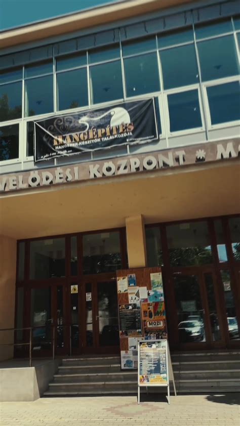 A tapolcai Batsányi János Művelődési Központ épülete