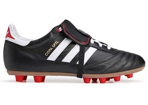 Az első adidas Copa Mundial 1982-ből