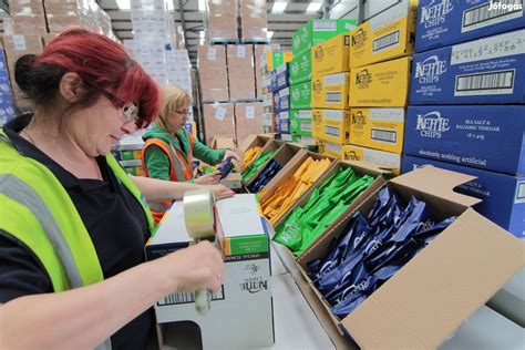 Mobiltelefon alkatrész minőségellenőrzés és csomagolás