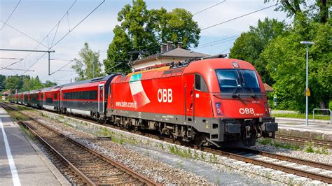 ÖBB Taurus foci reklámmal