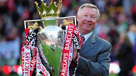 Sir Alex Ferguson a Bajnokok Ligája trófeával