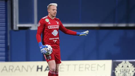 Gróf Dávid kapus akcióban