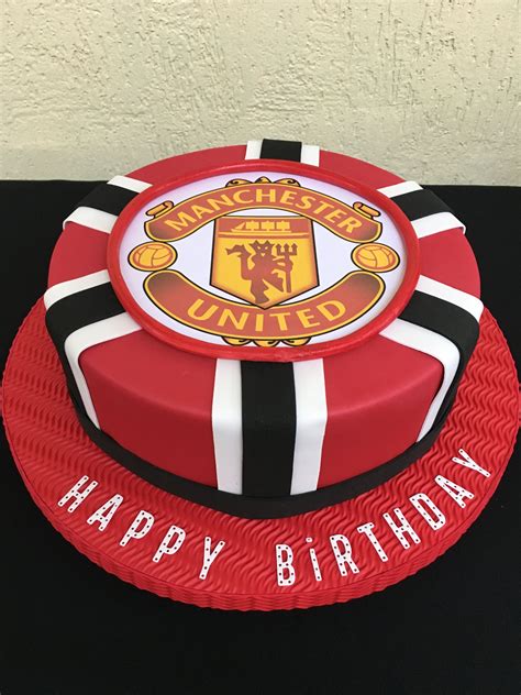 Manchester United torta csokoládé krémmel