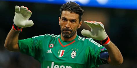 Gianluigi Buffon védése a Juventusban