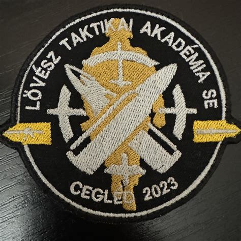 Taktikai utasítások átadása a pályán