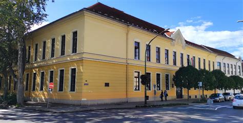 A kaposvári sportlétesítmények és a KASI központi épülete