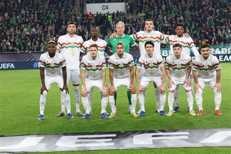 Archív fotó a Fradi legendás csatársoráról