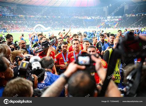 Labdarúgó mérkőzés egy telt házas stadionban