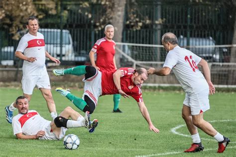 A magyar parlamenti válogatott egy jótékonysági futballmérkőzésen