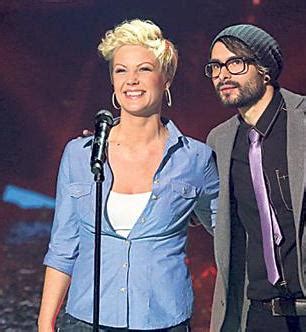 ByeAlex és Wéber Helga a színpadon