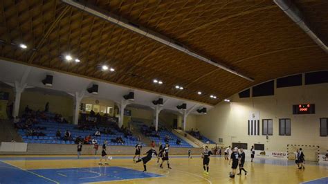 A Salgótarjáni Városi Sportcsarnok kívülről