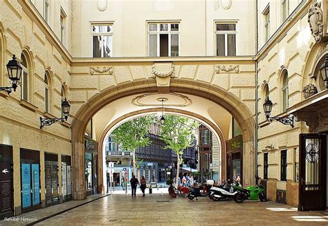 A Piarista Köz épülete Budapesten