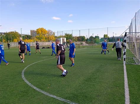 Pécsi kispályás labdarúgó mérkőzés a Várkői Ferenc Diák- és Szabadidősport-központban
