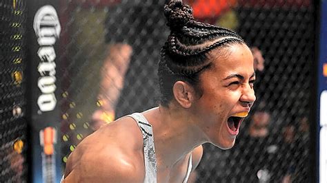 Natália Silva MMA-mérkőzés közben