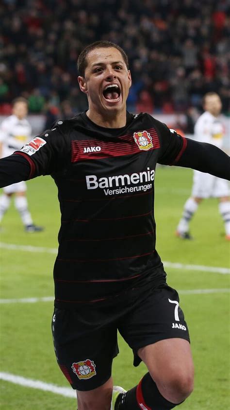 Chicharito a Bayer Leverkusen mezében