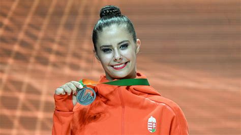 Pigniczki Fanni egyéni gyakorlat közben