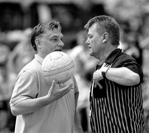 Puhl Sándor egy vitatott mérkőzésen