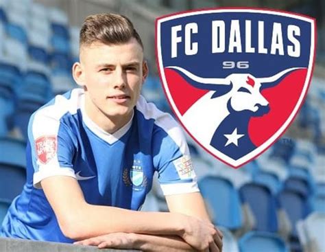 Schön Szabolcs akcióban az FC Dallas mezében