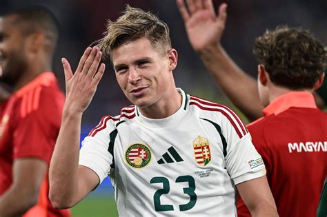Csoboth Kevin a magyar válogatott mezében, ünneplés