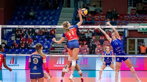 Vasas Röplabda női csapatának képe