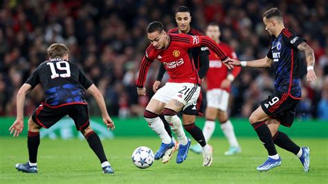 Manchester United játékosok ünneplik a Bajnokok Ligája győzelmet