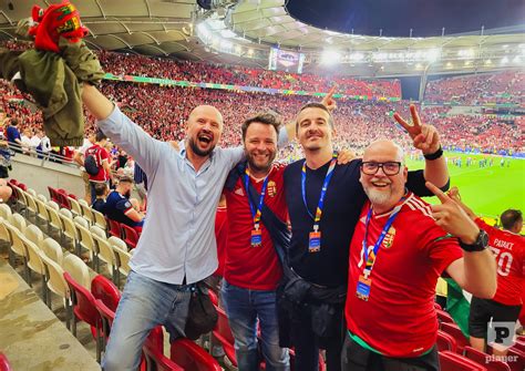 Skót futballszurkolók a stadionban