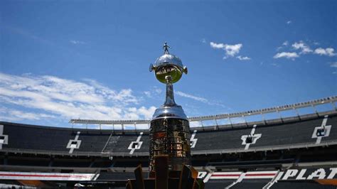 Copa Libertadores stadion éjszakai fényekben