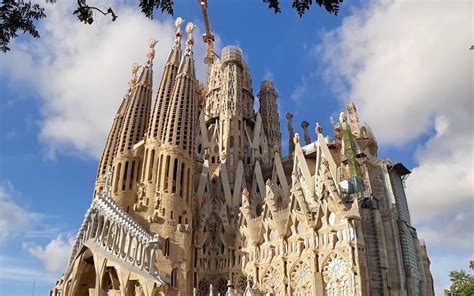 Sagrada Familia látképe Barcelonában