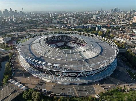 A London Stadium látképe egy mérkőzésen