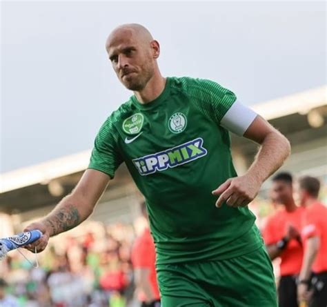 Füredi Szabolcs örül a góljának a Paksi FC II. ellen