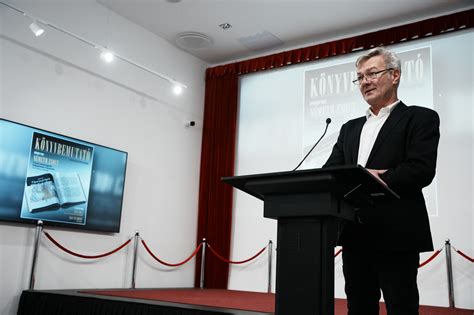 Horváth Róbert asszisztensként